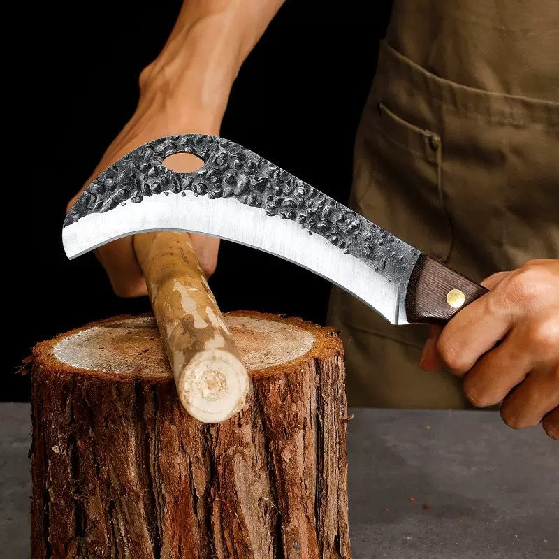 Serrated Grass Sickle , Gardening/Landscaping Hand Sickle with Grip,Hand Scythe for Manual Harvesting and Weed Clearing