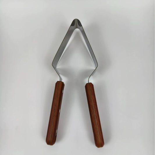 1 Stainless Steel Cake Cutter - Triangle Cake Transfer Tool, Durable Baking Tool, Suitable for Home Use, Perfect for Valentine's Day, Weddings, Birthday Parties, and Cake Cutting