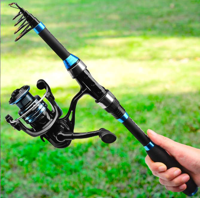 This 1.5-2.4m carbon fiber telescopic fishing set includes 12 minnows, soft bait, sinker, hook, and a camouflage backpack.