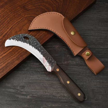 Serrated Grass Sickle  , Gardening/Landscaping Hand Sickle with Grip，Hand Scythe for Manual Harvesting and Weed Clearing